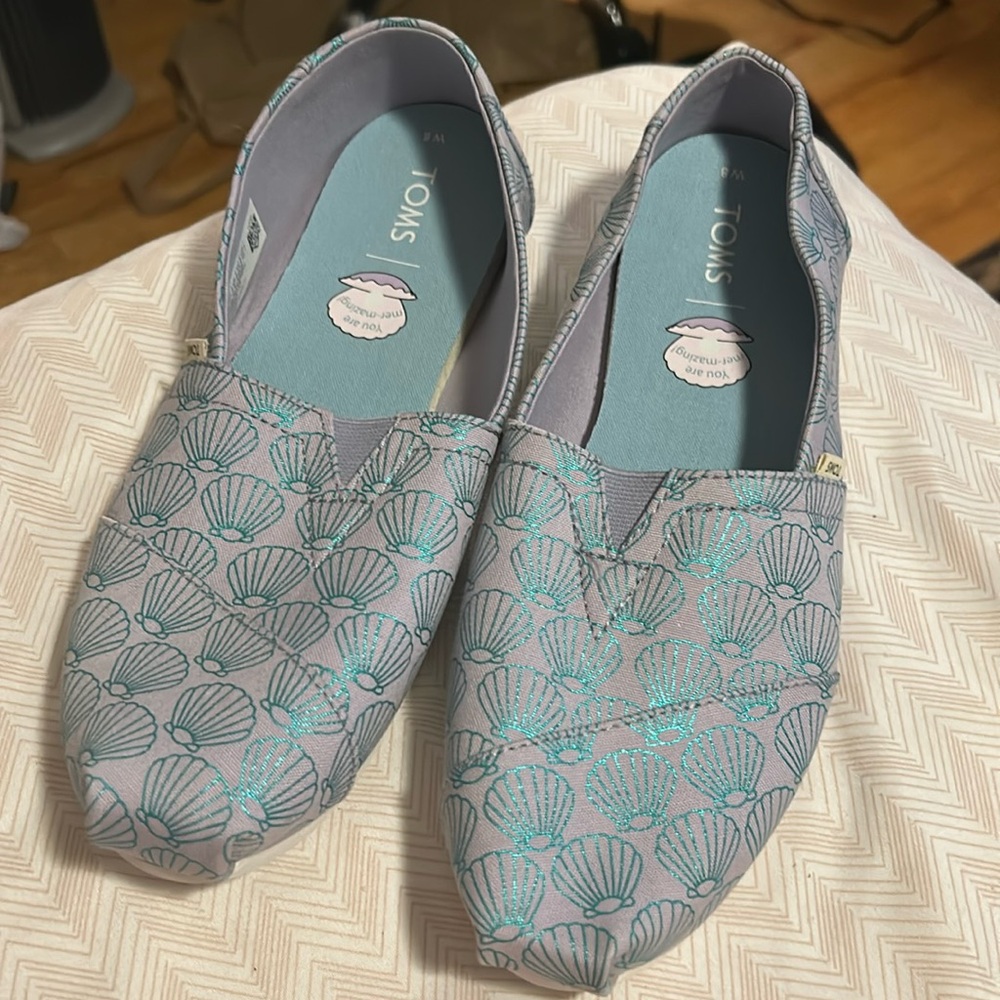 Tom’s Shiny Seashell Mermaid Slip/on Loafers - 8